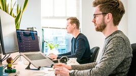 Після 45-ти років знайти роботу в IT удвічі складніше. Але ті, кому вдається, не обов’язково працюють за нижчу зарплату