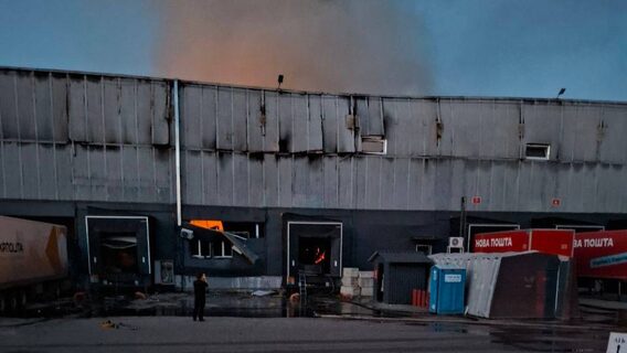 У Харкові через атаку російського БПЛА пошкоджено депо «Нової пошти»