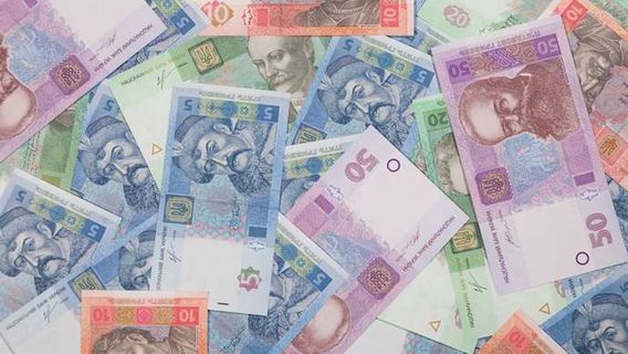 Обмежили зняття готівки до 100 000 грн на день, заборона на купівлю іноземної валюти. Рішення НБУ 
