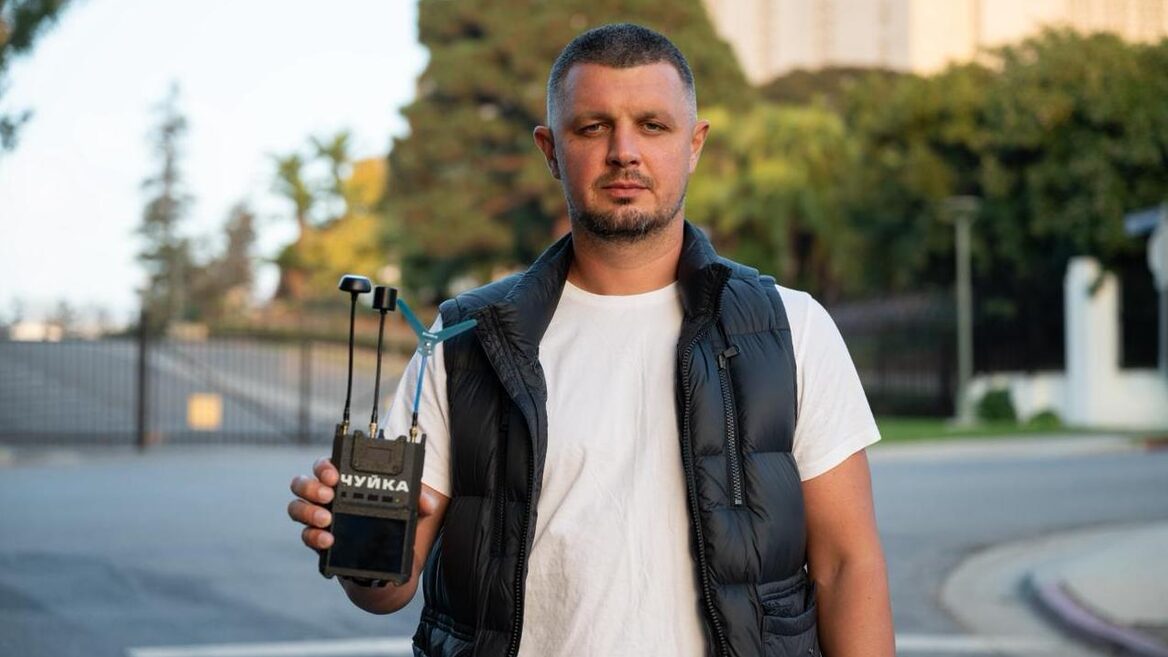 «Готовий плюнути в обличчя тому хто скаже що у взаємодії держави й українського miltech є корупція». Велике інтервю зі співзасновником компанії Blue Bird яка виробляє детектори дронів «Чуйка» і РЕБи «Грець»