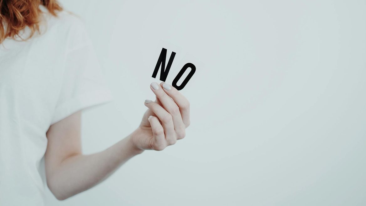 «Роботи немає від слова взагалі. Може я&nbsp;в&nbsp;чорному списку? Покажіть цей список». Айтівець із&nbsp;20-річним досвідом поскаржився що&nbsp;постійно отримує відмови й назвав найпоширеніші причини. Насправді він такий не&nbsp;один