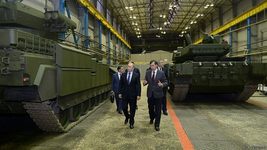 Санкции не помогли. Любимый завод путина с 2014 года производил танки, которые сейчас разрушают Украину