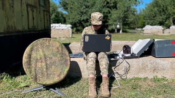 UPD. «Starlink ліг по всьому фронту». Супутниковий зв'язок від Ілона Маска не працює через збій. Наразі термінали відновлюють роботу