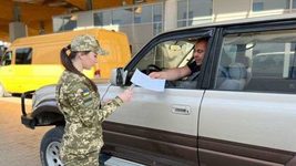 Тернополянин, имея доступ к электронным ключам ФЛП-перевозчиков, предоставлял платные услуги пересечения границы через систему «Путь» для уклонян. Теперь ему грозит 15 лет в тюрьме
