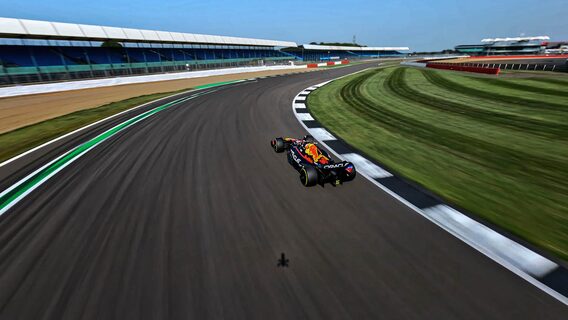 FPV drone debuts in Formula 1 live broadcast at speeds over 350 km/h