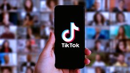 TikTok adds voice messages and photos in private chats: the feature will appear within a few weeks