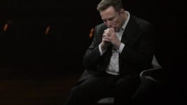 Илон Маск намерен создать кибертело, которое поможет комфортно жить людям с ампутированными конечностями