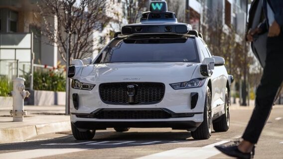Роботаксі Waymo збило дитину біля початкової школи у США. Що кажуть дані розслідування 