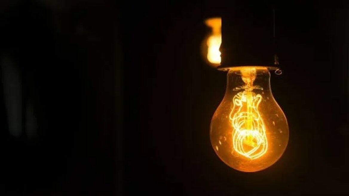 UPD. У деяких містах України екстрені відключення електропостачання, також частково без світла Молдова. Міністр енергетики каже, що це через «технічне порушення»