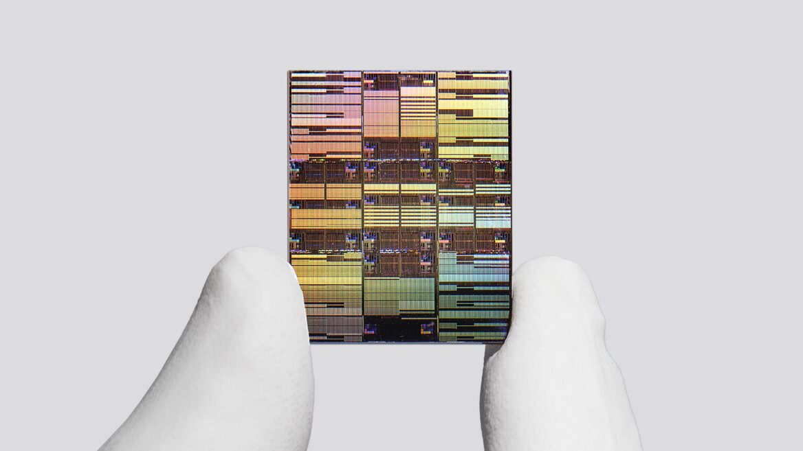 IBM announces the creation of the world's first chip technology smaller than 1 nanometer