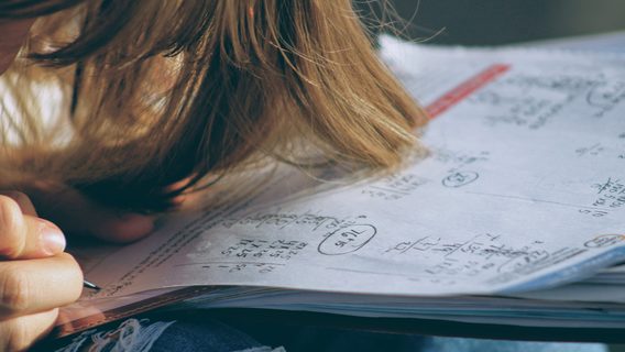 Двое украинцев создали математическое приложение MathMaster, которое покорило миллионы американцев и конкурирует с ChatGPT