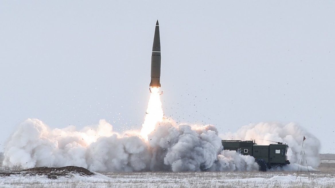 Стали відомі топ-5 країн які найбільше допомагають росії купувати електроніку для ракет