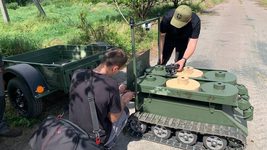 У Черкасах виготовляють багатофункціональні наземні гусеничні дрони, які мають високу прохідність
