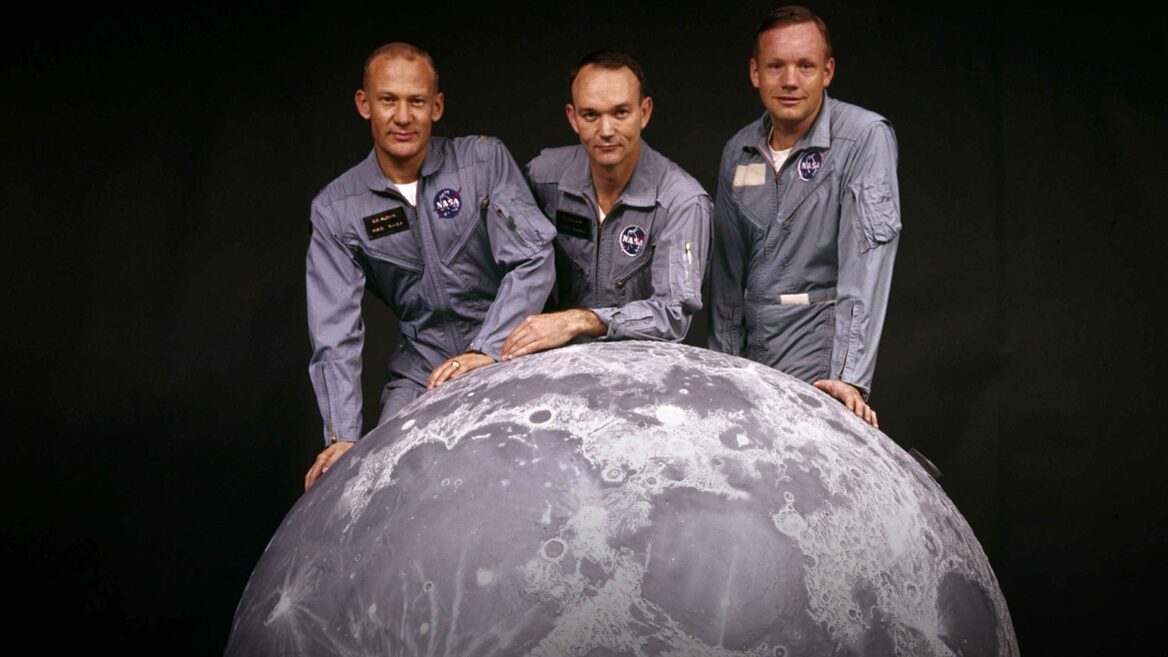 В NASA опублікували код, який допоміг висадити людей на Місяць