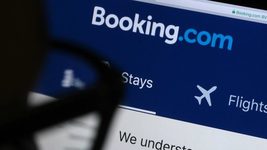 Booking звільнив 2 700 співробітників одним відеодзвінком