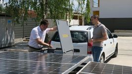 Винницкие инженеры создали мобильную солнечную электростанцию для ВСУ: фото