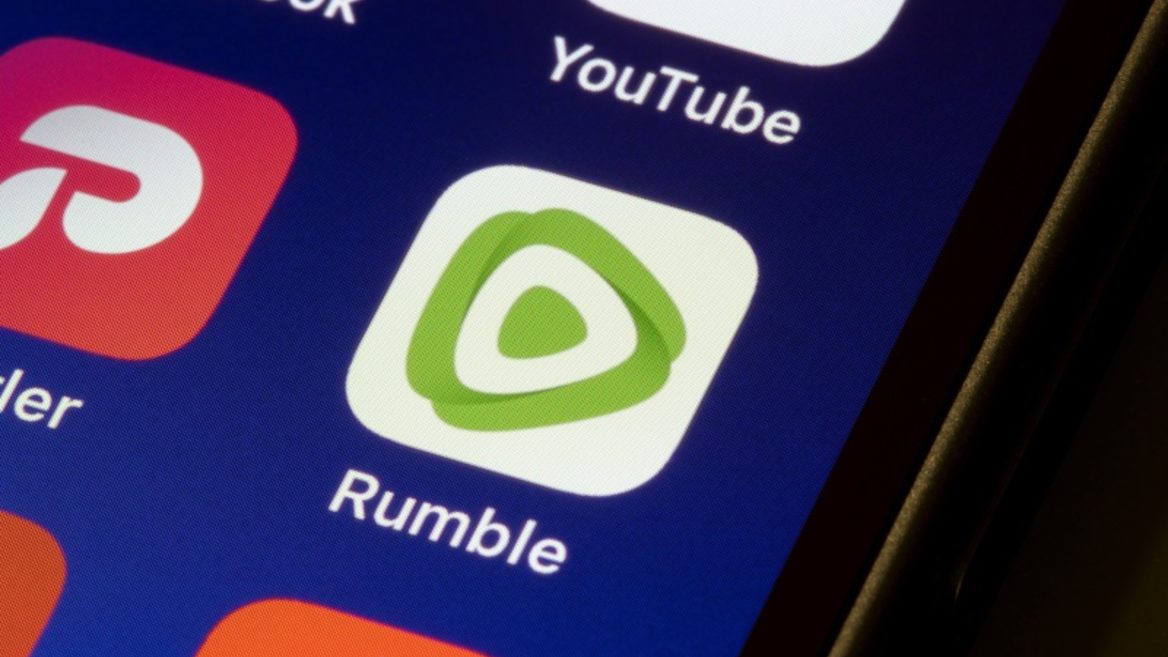 Компанія Rumble яка намагається конкурувати з YouTube вимагає від Google відшкодування збитків на $1 млрд
