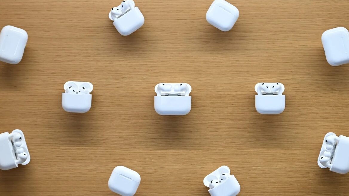 Apple завершує розробку ШІ-AirPods з вбудованими камерами. Навушники «бачитимуть», що відбувається навколо, і передаватимуть цю інформацію користувачу