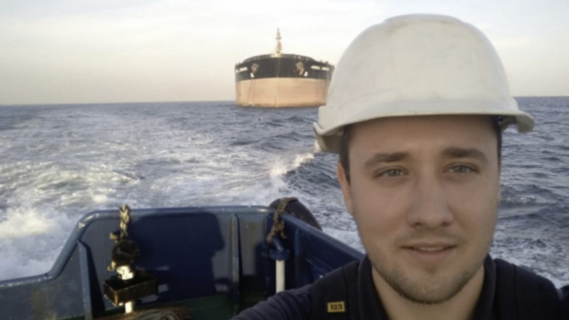 “Colleagues cannot and should not guess what you are thinking.” A metallurgist, a teacher, a sound engineer, a ship worker, and a sailor tell how to “light up” in a digital profession and not screw up