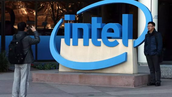 UPD. Intel оголосила про скорочення 15 000 працівників цього року. Акції компанії впали на 20%