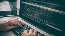 В мае уменьшилась потребность в Lead, iOS, PHP и Java. Какие были топовые наймы с зарплатой от $8000