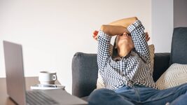 Neurobiologists have explained the mechanism of procrastination by experimenting on monkeys. What prevents people from getting down to business and not suffering from nonsense