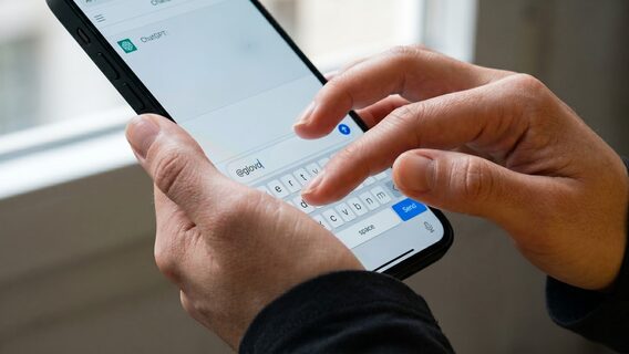 Glovo запускає ШІ-асистента для замовлень: тепер шукати їжу можна напряму в ChatGPT та Claude