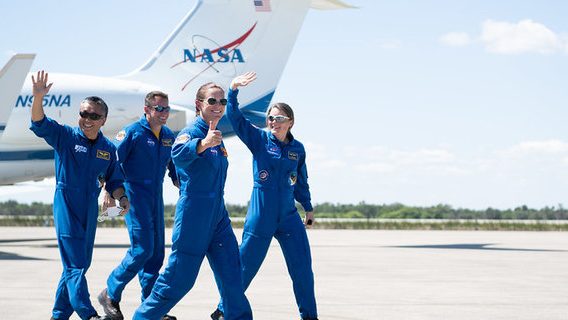 Сегодня SpaceX отправит в МКС новый экипаж. На борту среди других будет и женщина-космонавт из рф: где и когда смотреть трансляцию