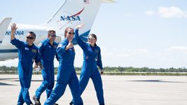Сегодня SpaceX отправит в МКС новый экипаж. На борту среди других будет и женщина-космонавт из рф: где и когда смотреть трансляцию