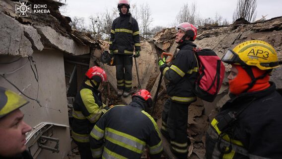 «Єдине місце, яке не завалило — ліжко, в котрому я спала».  Після прильоту «шахеда» Head of Recruitment майже три місяці чекає на висновок комісії з «єВідновлення», а її будинок на Дорогожичах продовжує руйнуватися
