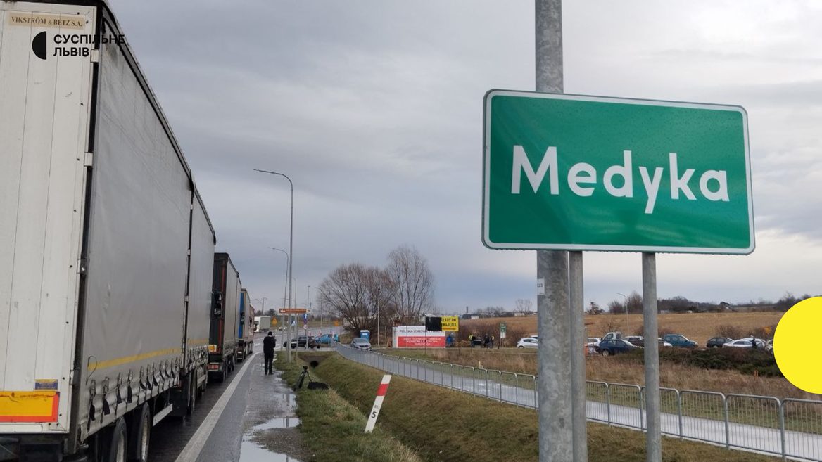 Схема на мільйон. В Одесі судили псевдоайтівця який аби уникнути мобілізації й втекти з України оформив опікунство над двома сиротами підробивши документи й назвавшись програмістом Приватбанку