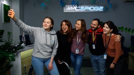 «Не все клиенты готовы работать с командами из Украины». AMC Bridge сократила часть украинского офиса