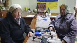 На Франковщине две бабушки «скинулись» на дроны для ВСУ со своих пенсий. Какова была сумма