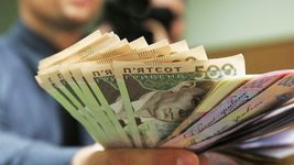«Больше всего зарабатывают в секторе информации и телекома». Средняя заработная плата в Украине выросла на 22,5%: о каких суммах идет речь