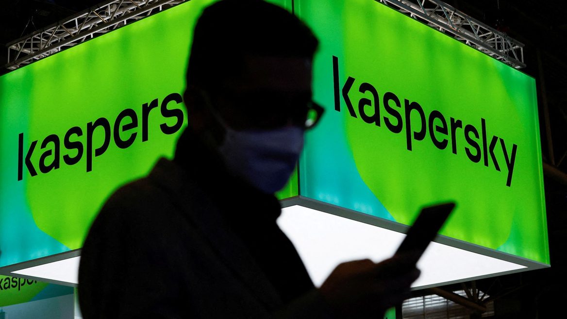 Відома хакерська група з рф маскувалася під софт російської компанії Kaspersky щоб стежити за іноземними посольствами у москві