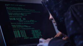 Hostile hackers are attacking Ukrainians with fake letters from the authorities demanding they update popular apps