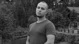 На войне погиб сотрудник Uklon. Он был в ТЦ Retroville во время российских обстрелов в марте 2022-го, смерть подтвердили только сейчас