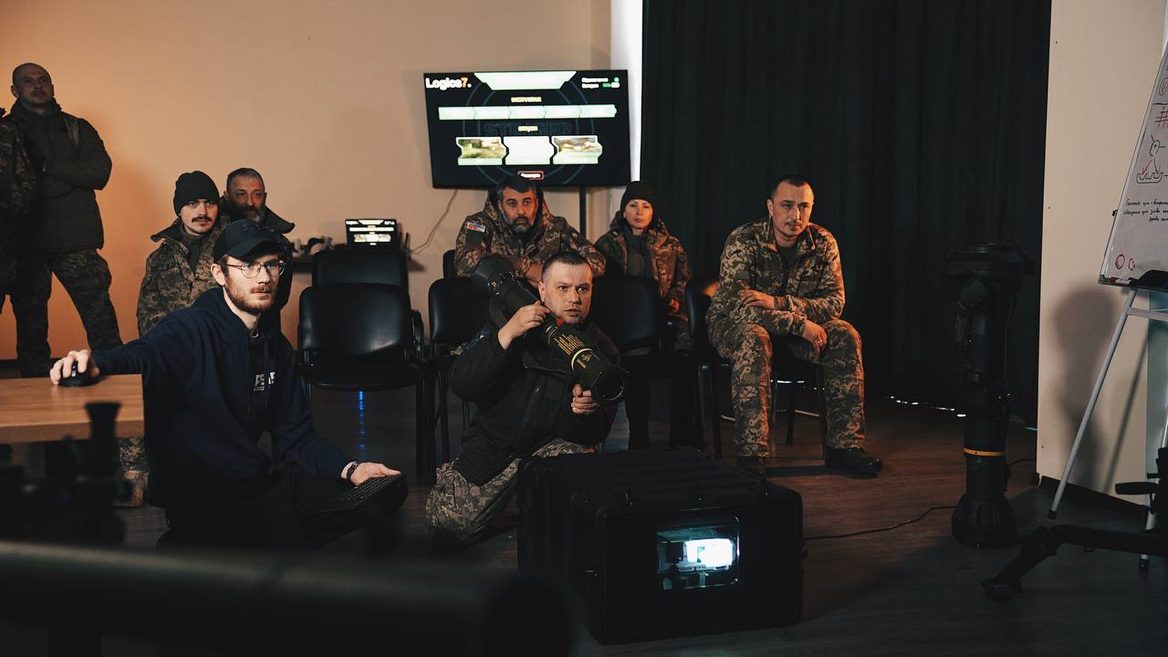 Украинцы разработали мобильные симуляторы автоматов пистолетов и NLAW UNITS. 40 000 военных уже тренируются