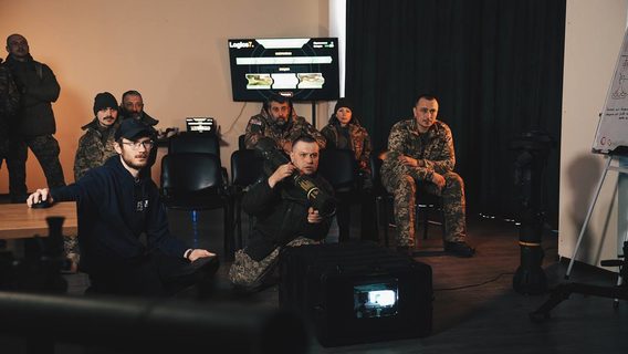 Украинцы разработали мобильные симуляторы автоматов, пистолетов и NLAW систему UNITS. 40 000 военных уже тренируются с ними