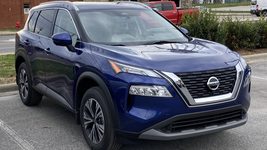 Муж из Луцка пытался продать через OLX Nissan эксжены, пока она жила в статусе беженки в Испании. Чем закончилась история