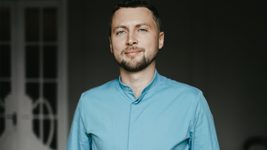 «У мене виникають такі самі питання, як і в Конотопського. Аргумент державних діячів, що гроші потрібні „тут і зараз“ я взагалі не розумію». Засновник Netpeak Group жорстко висловився про плани уряду щодо підвищення податків