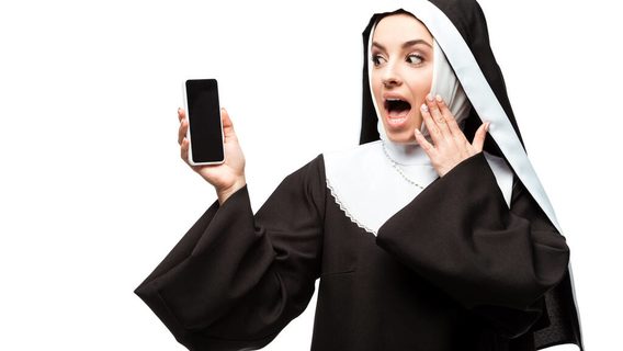 Порно проникло в жизнь священнослужителей через смартфоны. Папа Римский предупредил их об этой опасности