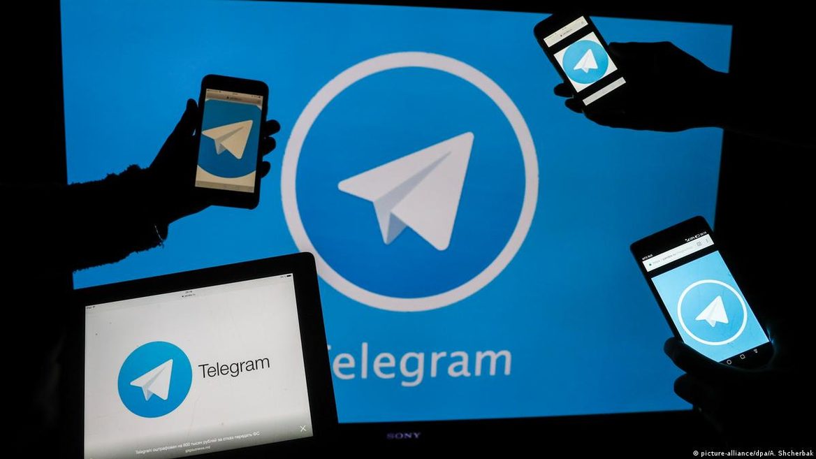 Львовянка в Telegram продавала Insta-подписчикам собственные порнофото за 350 грн в неделю. За это получила судимость и срок