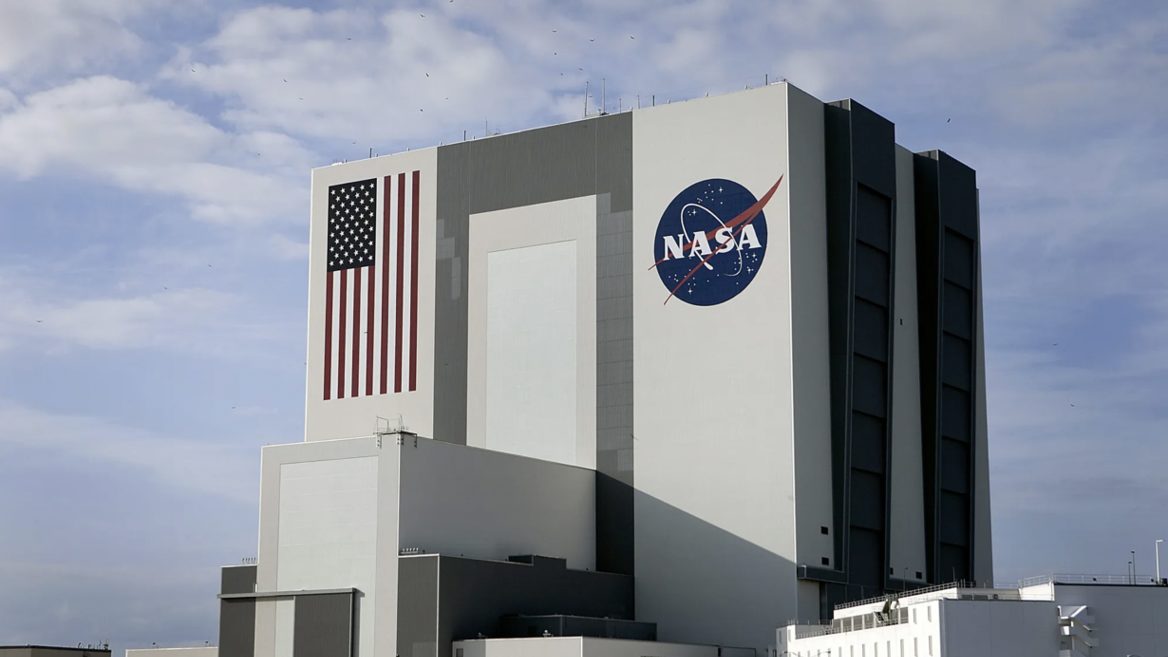 Ілон Маск змусив NASA запустити «застосунок щотижневих досягнень» для працівників агентства. Незгідних звітувати він шантажує звільненням