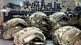 Хмельничани в гаражі розробили аналог американського шолома FAST Ballistic High Cut для спецпризначенців. Уже виготовили понад 800 штук