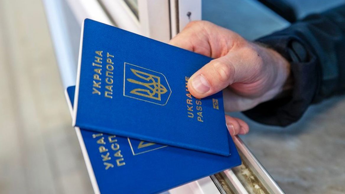UPD. The Cabinet may prepare a decision on the travel abroad of men under 22 years old by the end of the week