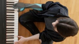 Україно-польська Allbionics запропонувала українцям, які постраждали від війни, безплатні біопротези. Як долучитися