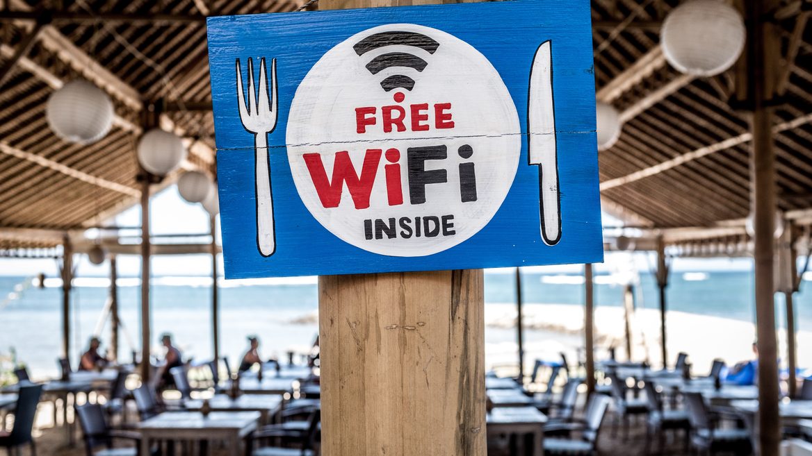 «Укртелеком» запустил бесплатный Wi-Fi на улицах Киева Днепра Львова Одессы и Харькова. Как воспользоваться