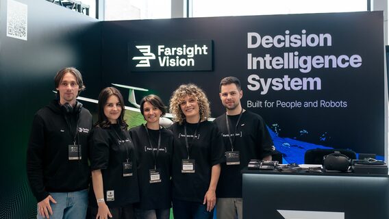 Українська Farsight Vision навчила нейромережу розпізнавати антени РЕБ і сліди коліс на знімках
