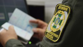 «80 000 рублєй — і ти українець». На російських дошках оголошень нібито почали продавати підробні українські паспорти